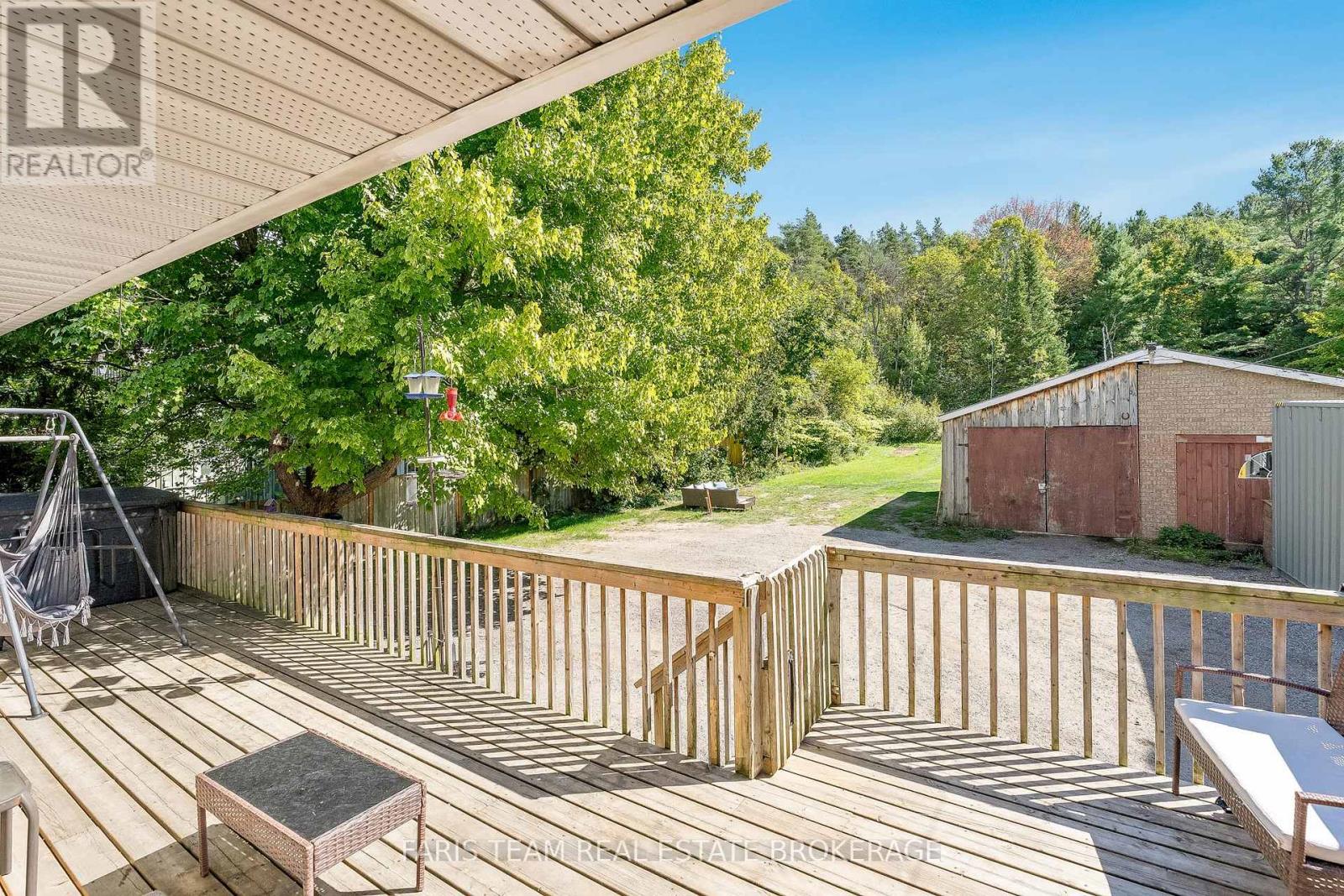 136 Poyntz Street, Penetanguishene, Ontario  L9M 1P4 - Photo 31 - S12436259