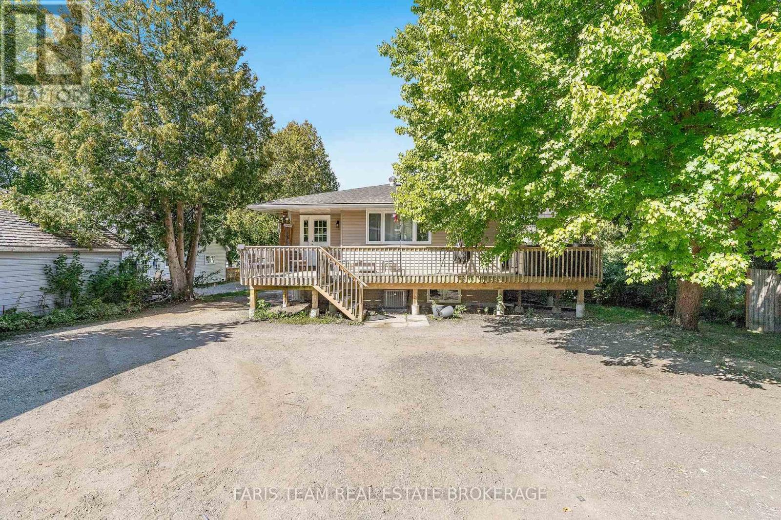 136 Poyntz Street, Penetanguishene, Ontario  L9M 1P4 - Photo 32 - S12436259