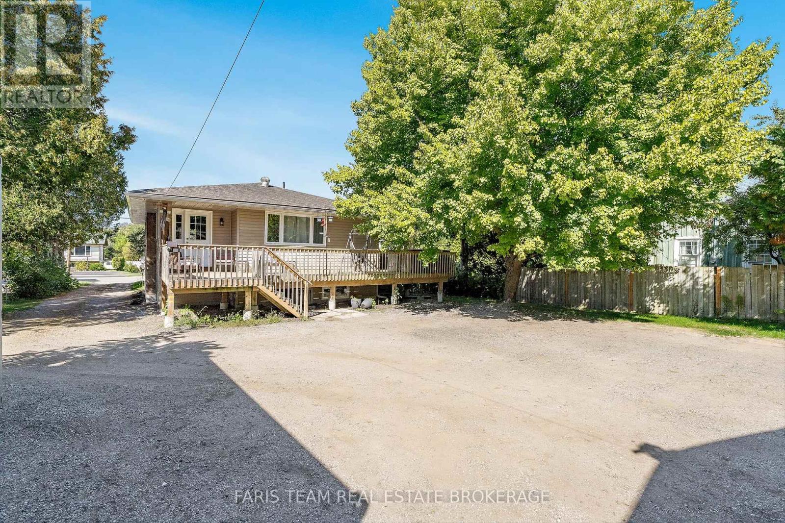 136 Poyntz Street, Penetanguishene, Ontario  L9M 1P4 - Photo 33 - S12436259