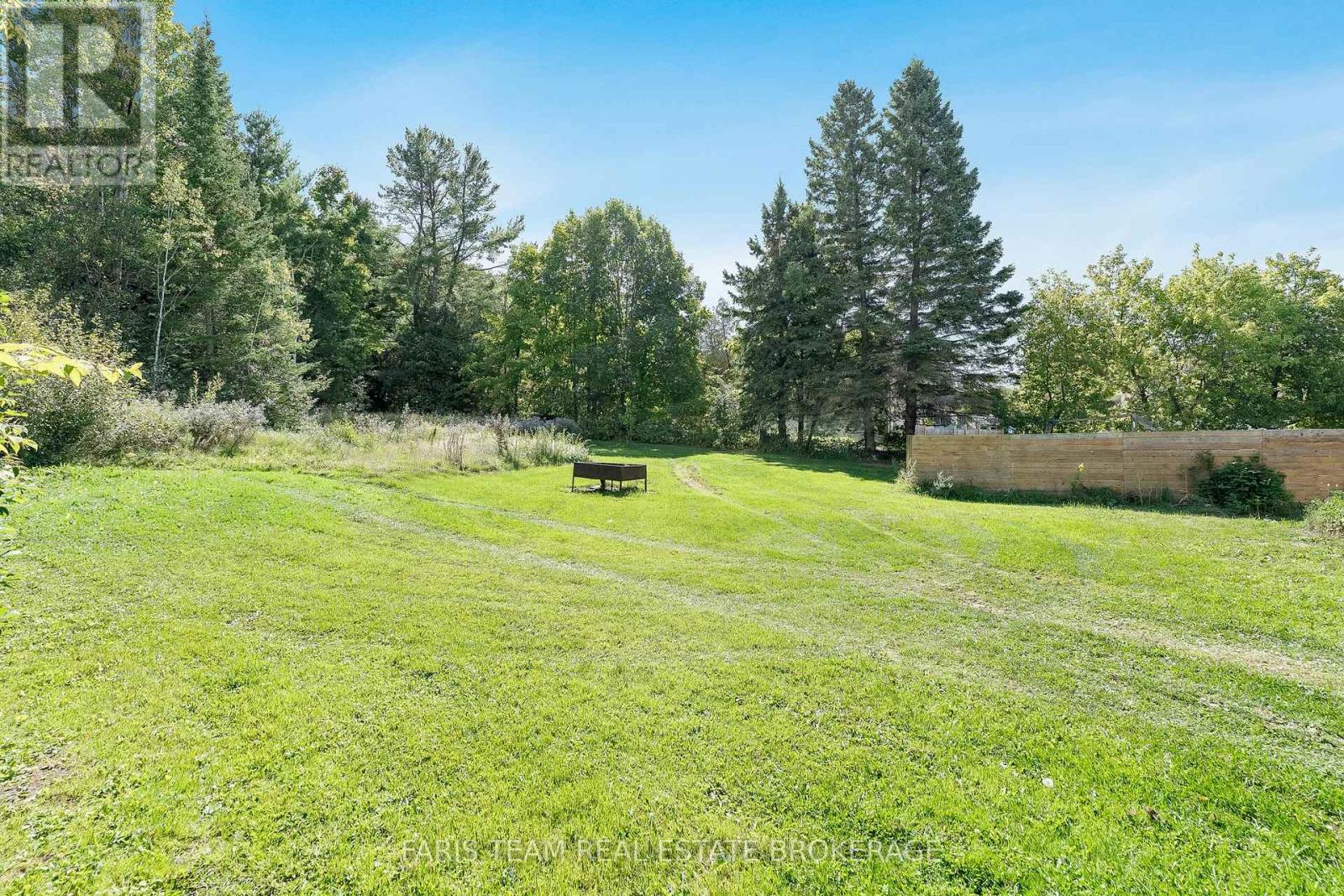 136 Poyntz Street, Penetanguishene, Ontario  L9M 1P4 - Photo 34 - S12436259