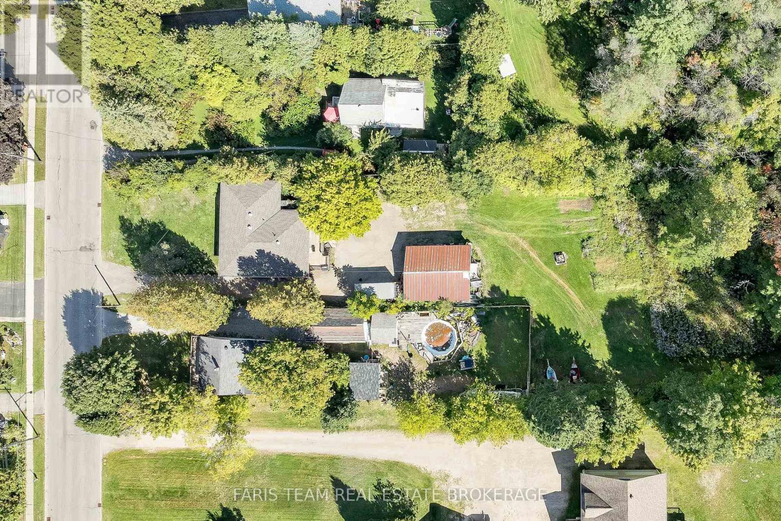 136 Poyntz Street, Penetanguishene, Ontario  L9M 1P4 - Photo 40 - S12436259