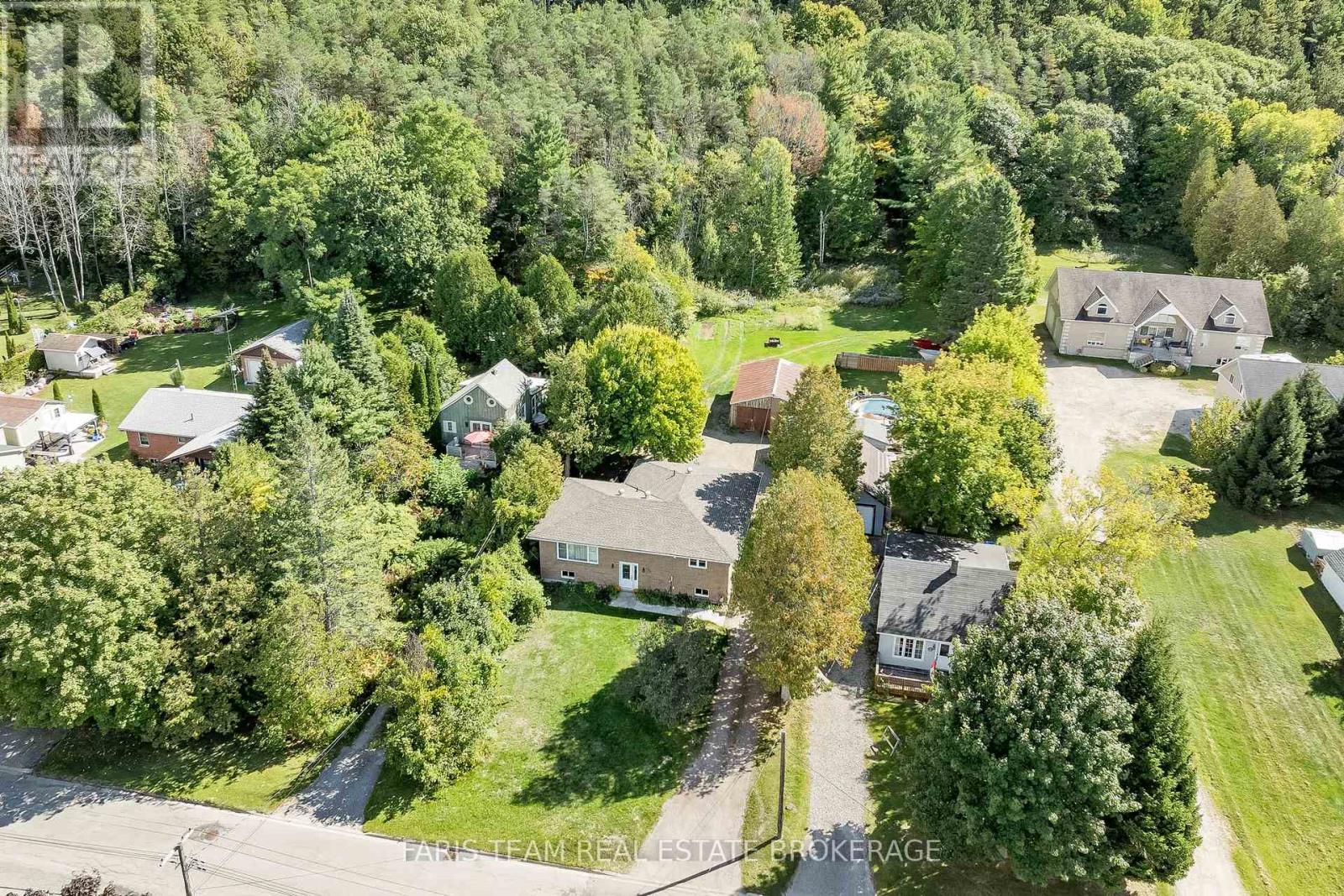 136 Poyntz Street, Penetanguishene, Ontario  L9M 1P4 - Photo 41 - S12436259