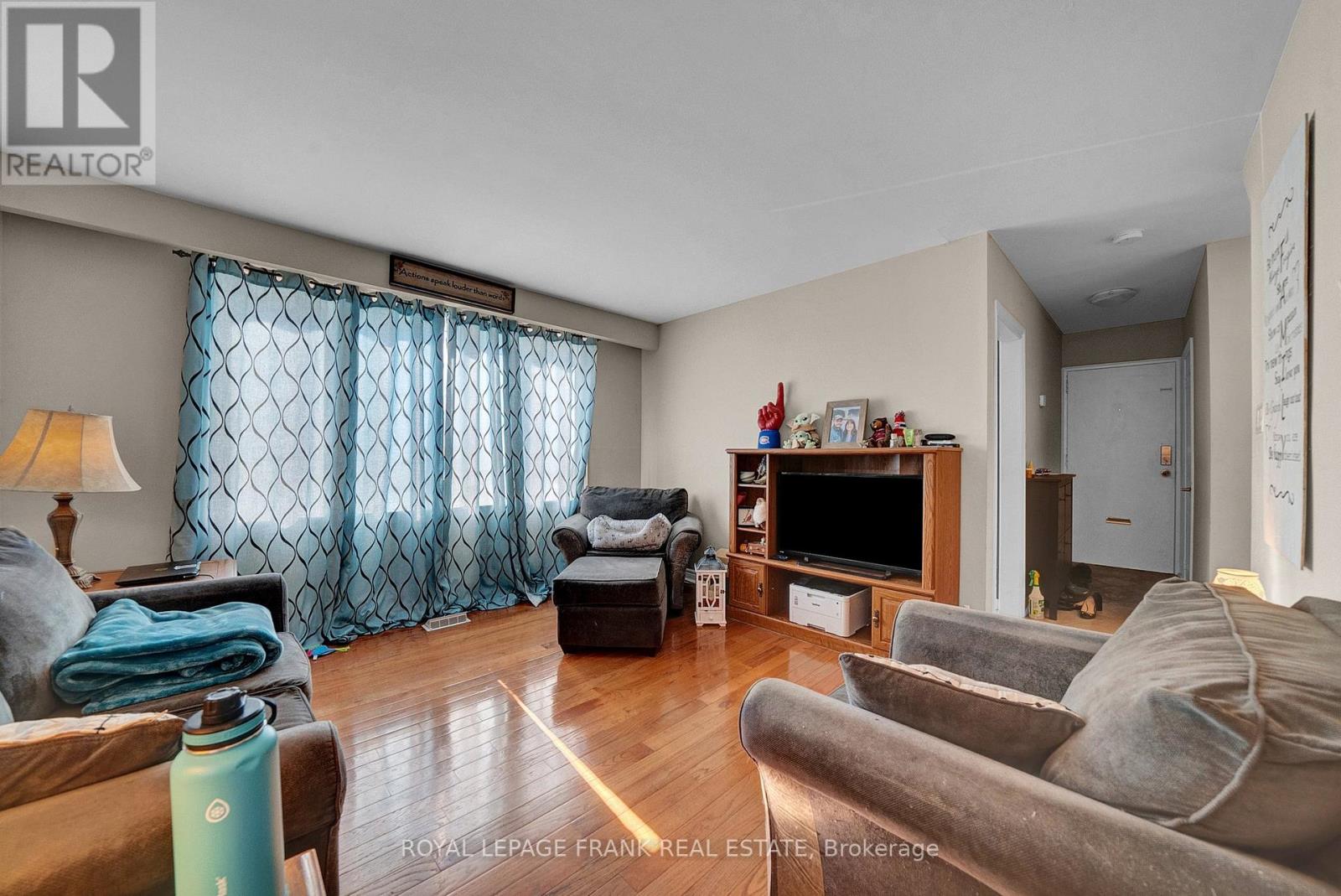 377 Linden Street, Oshawa, Ontario  L1H 6R6 - Photo 3 - E12436341