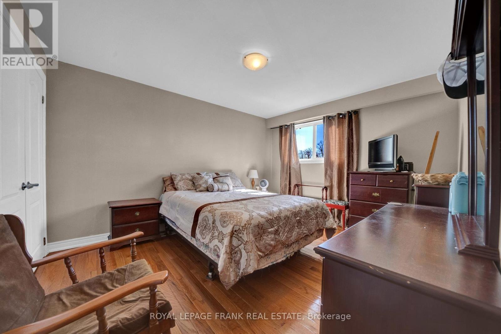 377 Linden Street, Oshawa, Ontario  L1H 6R6 - Photo 5 - E12436341