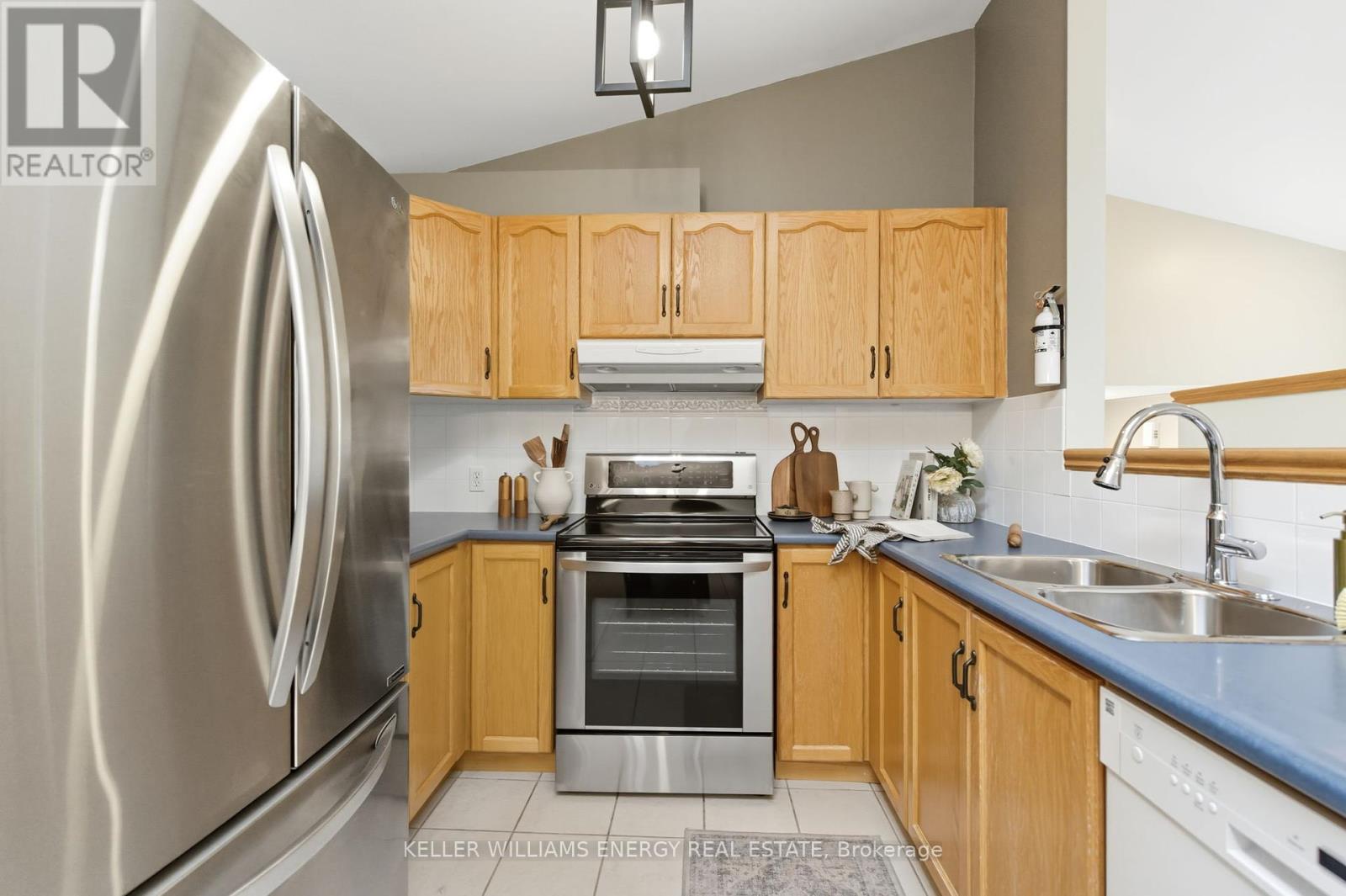 1 Daiseyfield Avenue, Clarington, Ontario  L1E 3E8 - Photo 9 - E12436499