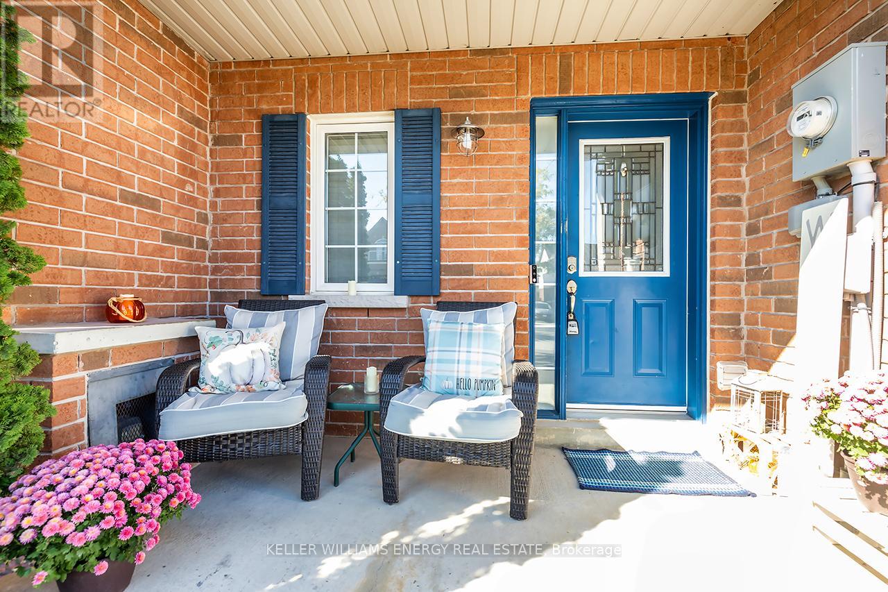 8 Bagnell Crescent, Clarington, Ontario  L1C 5P9 - Photo 3 - E12436509