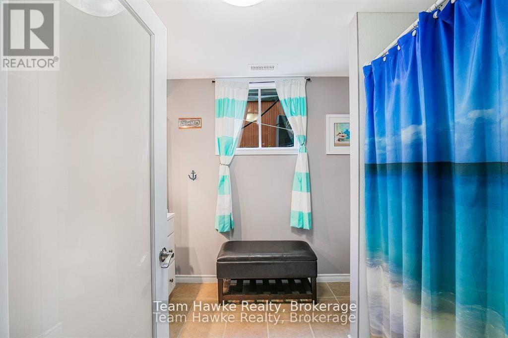 22 Laurier Boulevard, Tiny, Ontario  L9M 0J2 - Photo 22 - S12436445