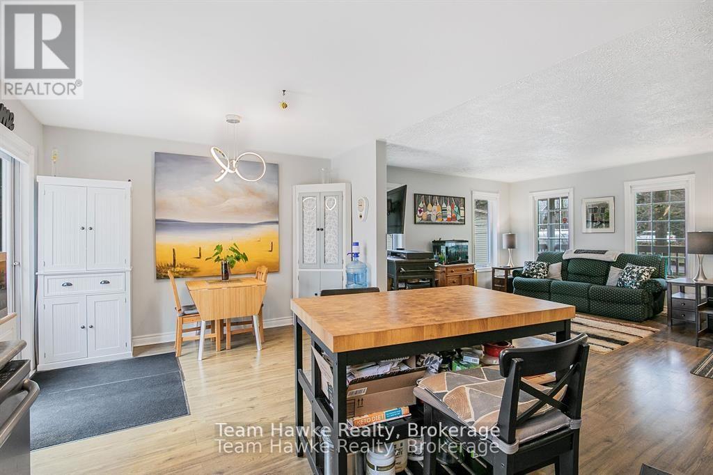 22 Laurier Boulevard, Tiny, Ontario  L9M 0J2 - Photo 11 - S12436445