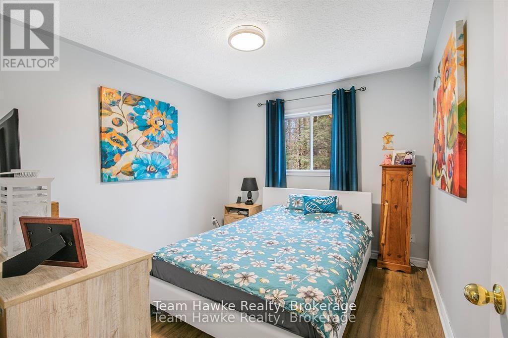 22 Laurier Boulevard, Tiny, Ontario  L9M 0J2 - Photo 12 - S12436445