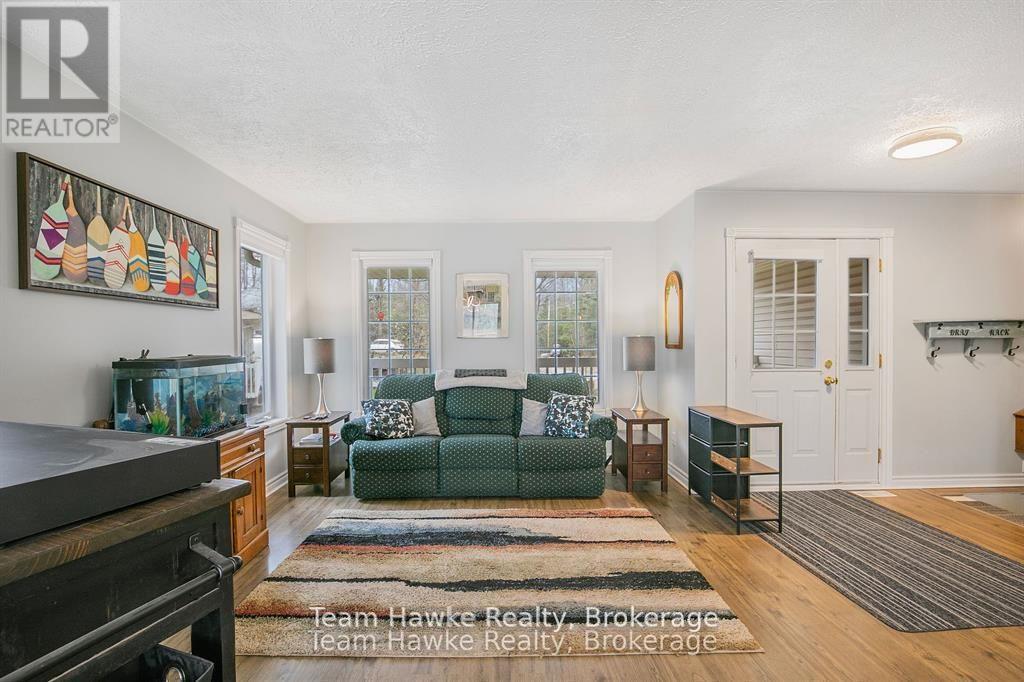 22 Laurier Boulevard, Tiny, Ontario  L9M 0J2 - Photo 6 - S12436445