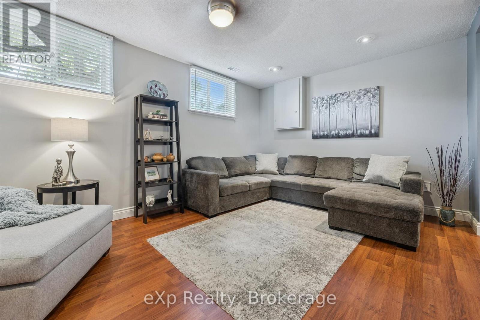 28 Alston Court, Brampton, Ontario  L6W 3B6 - Photo 24 - W12436475