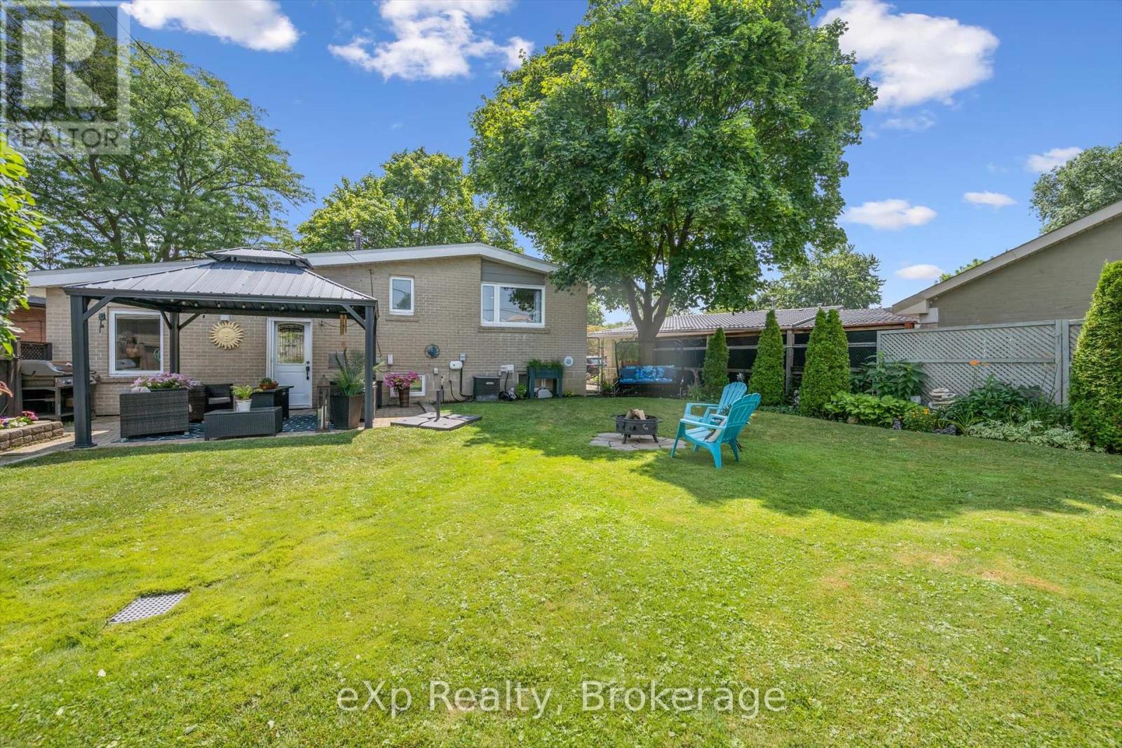 28 Alston Court, Brampton, Ontario  L6W 3B6 - Photo 31 - W12436475