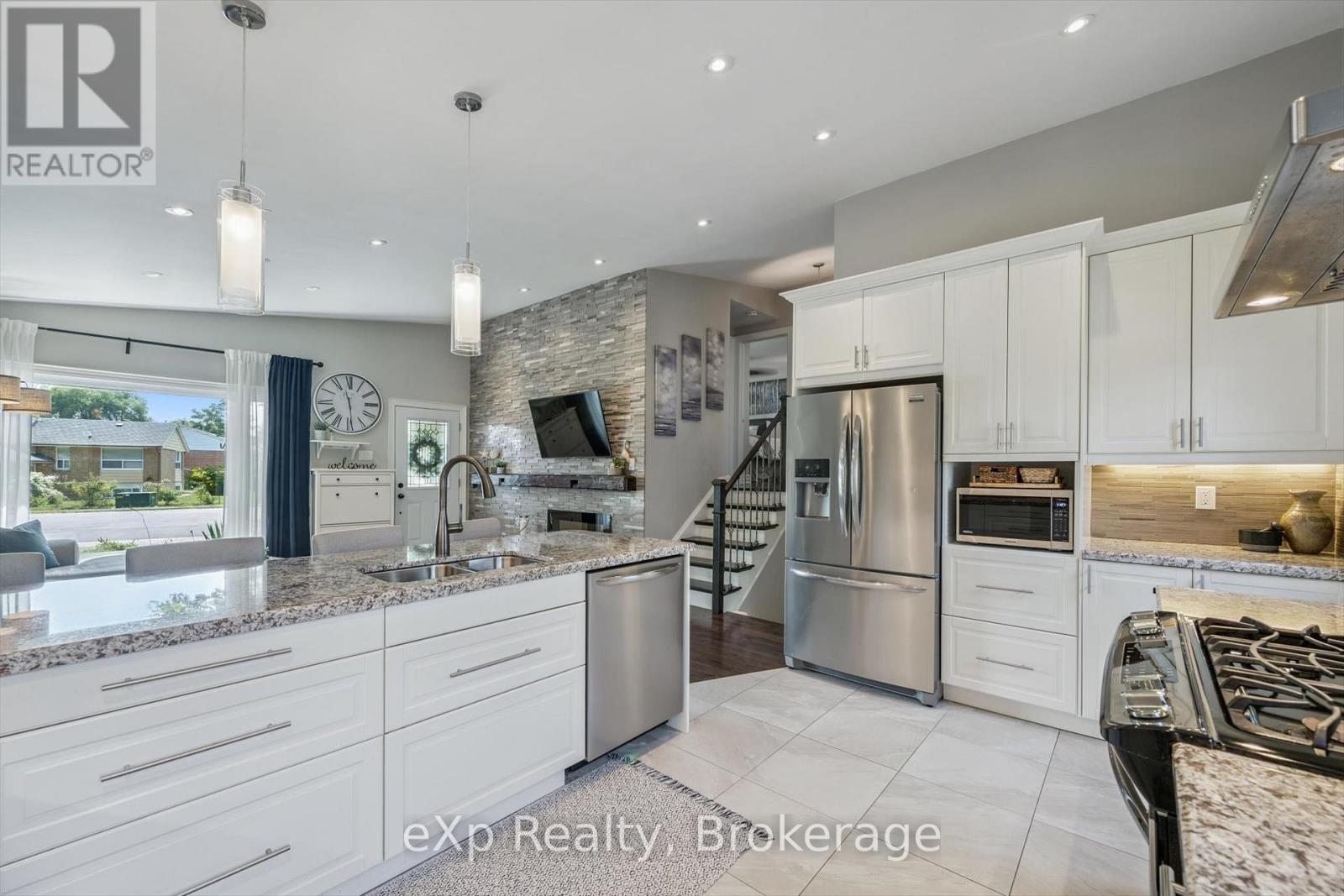 28 Alston Court, Brampton, Ontario  L6W 3B6 - Photo 13 - W12436475