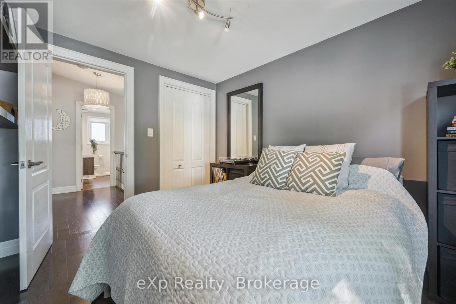 28 Alston Court, Brampton, Ontario  L6W 3B6 - Photo 19 - W12436475