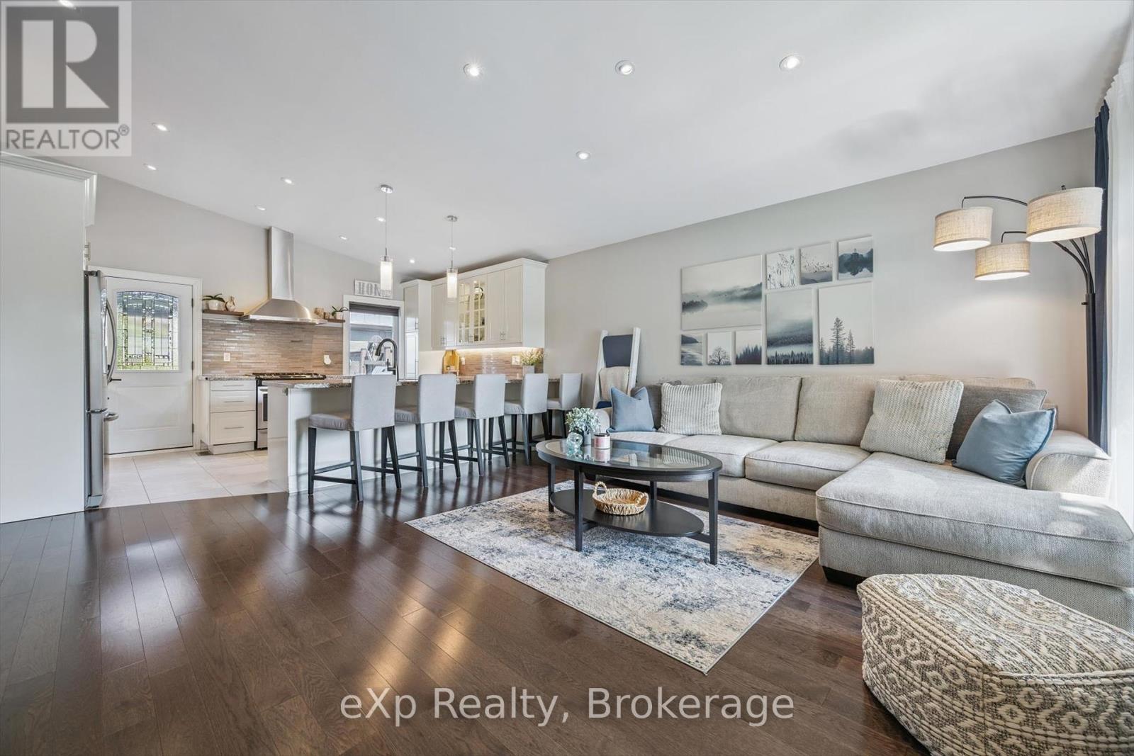 28 Alston Court, Brampton, Ontario  L6W 3B6 - Photo 7 - W12436475