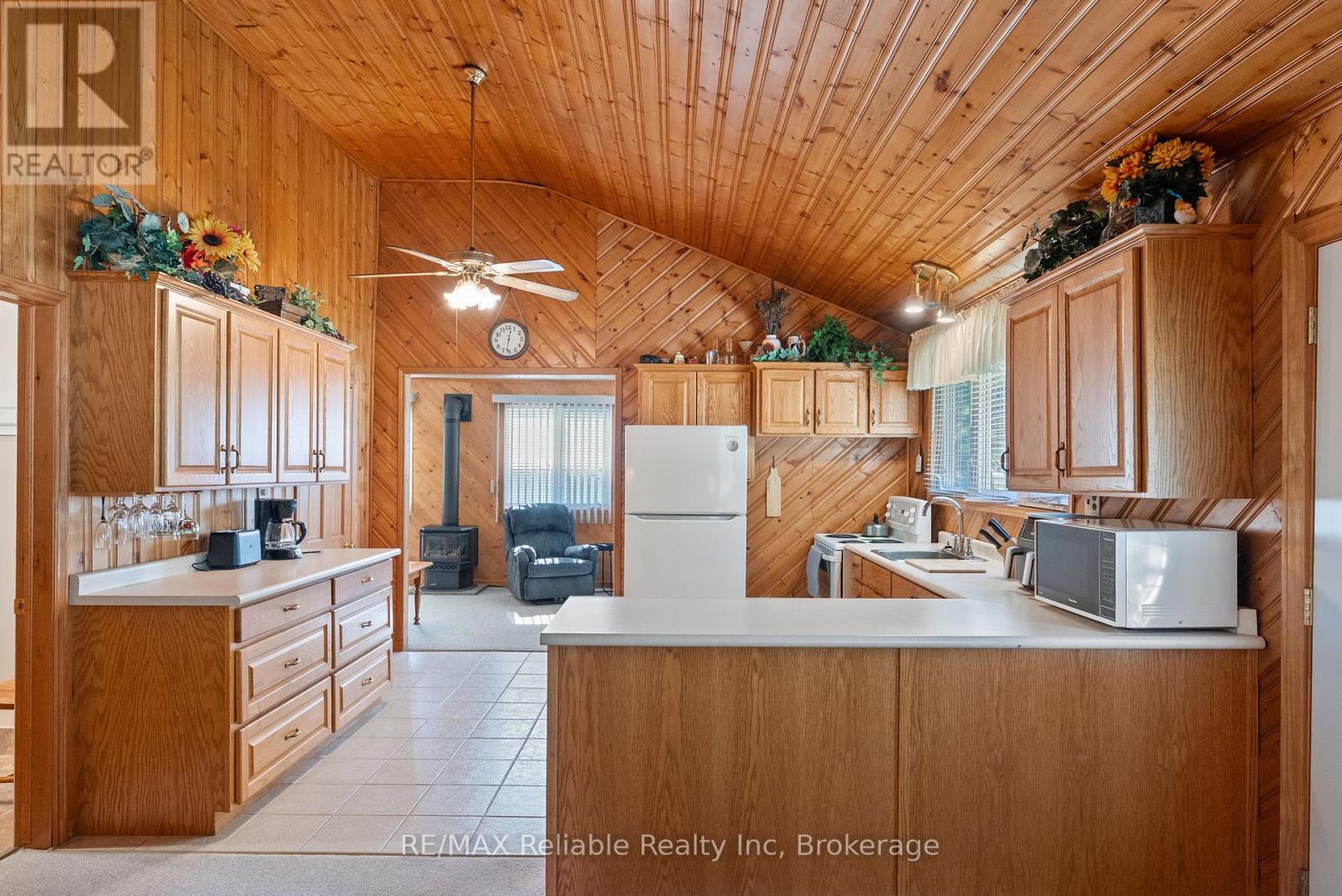 77556 Melena Drive, Bluewater, Ontario  N0M 1G0 - Photo 11 - X12433015