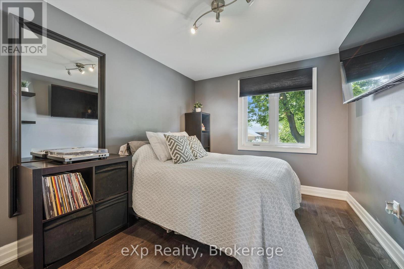 28 Alston Court, Brampton, Ontario  L6W 3B6 - Photo 18 - W12436475