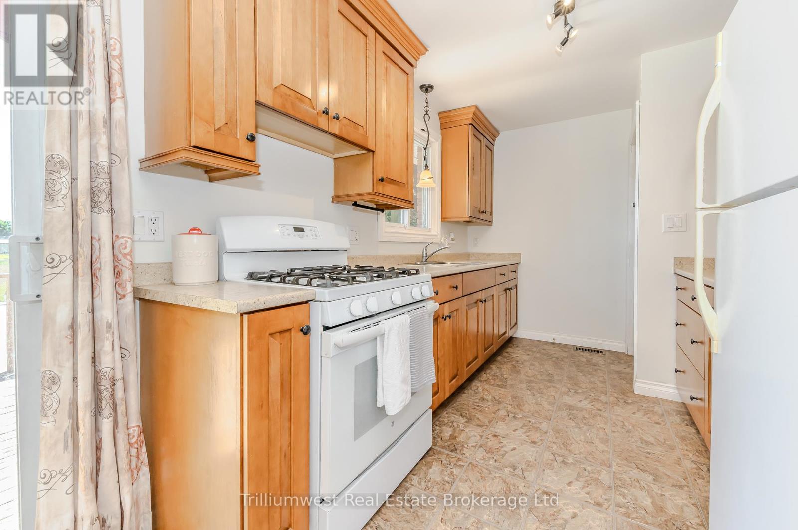 21 Emma Street, Blandford-Blenheim, Ontario  N0J 1V0 - Photo 23 - X12436485