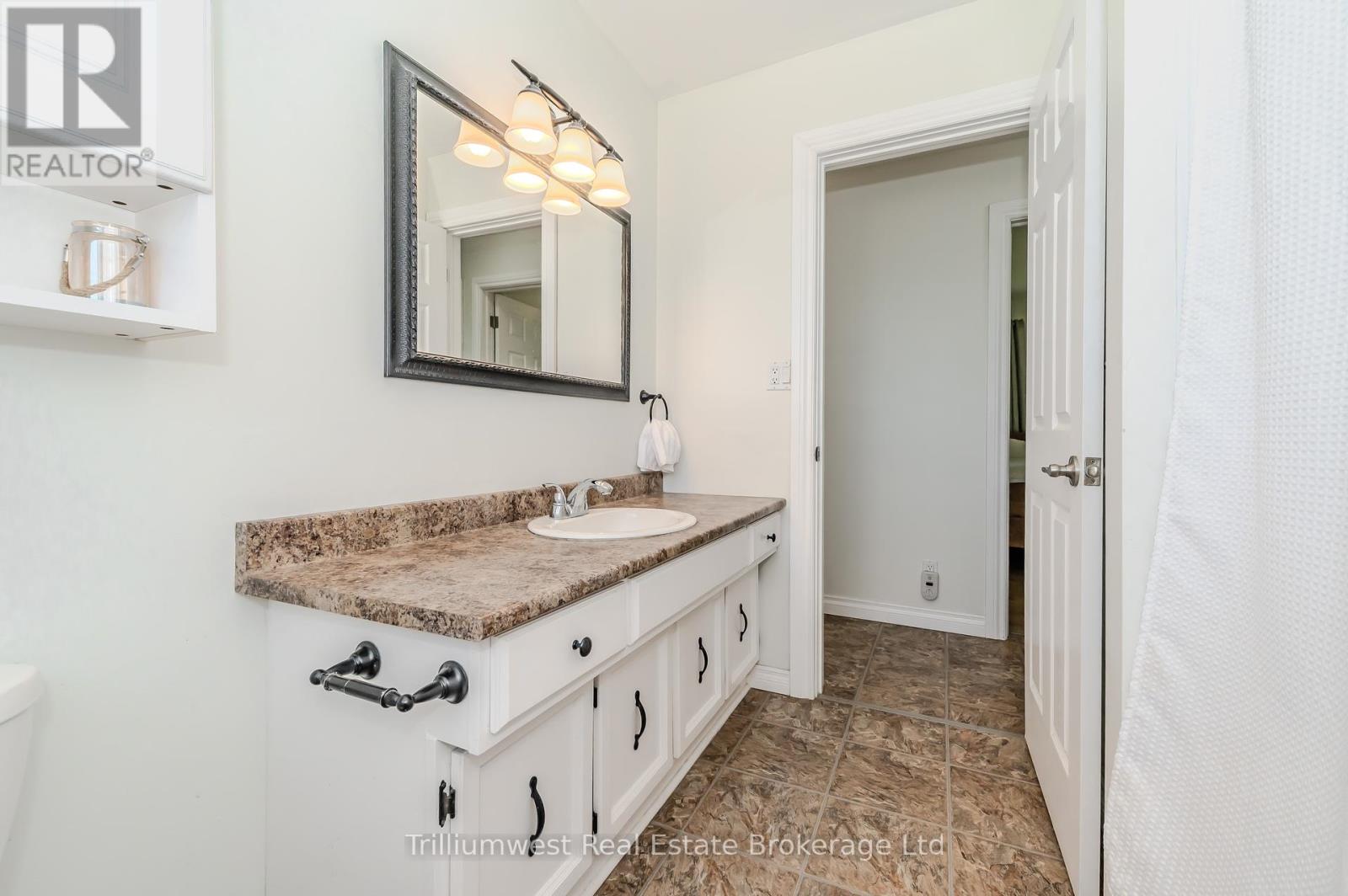 21 Emma Street, Blandford-Blenheim, Ontario  N0J 1V0 - Photo 42 - X12436485