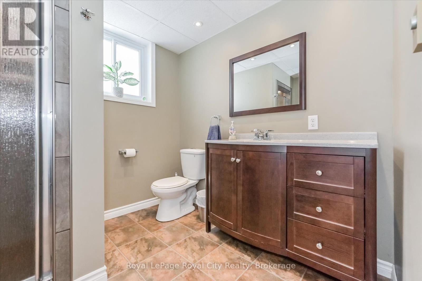 15 Wellington Drive, Centre Wellington, Ontario  N0B 1J0 - Photo 30 - X12436460