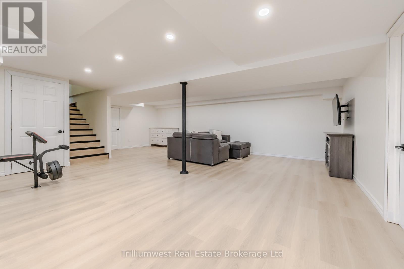 21 Emma Street, Blandford-Blenheim, Ontario  N0J 1V0 - Photo 45 - X12436485