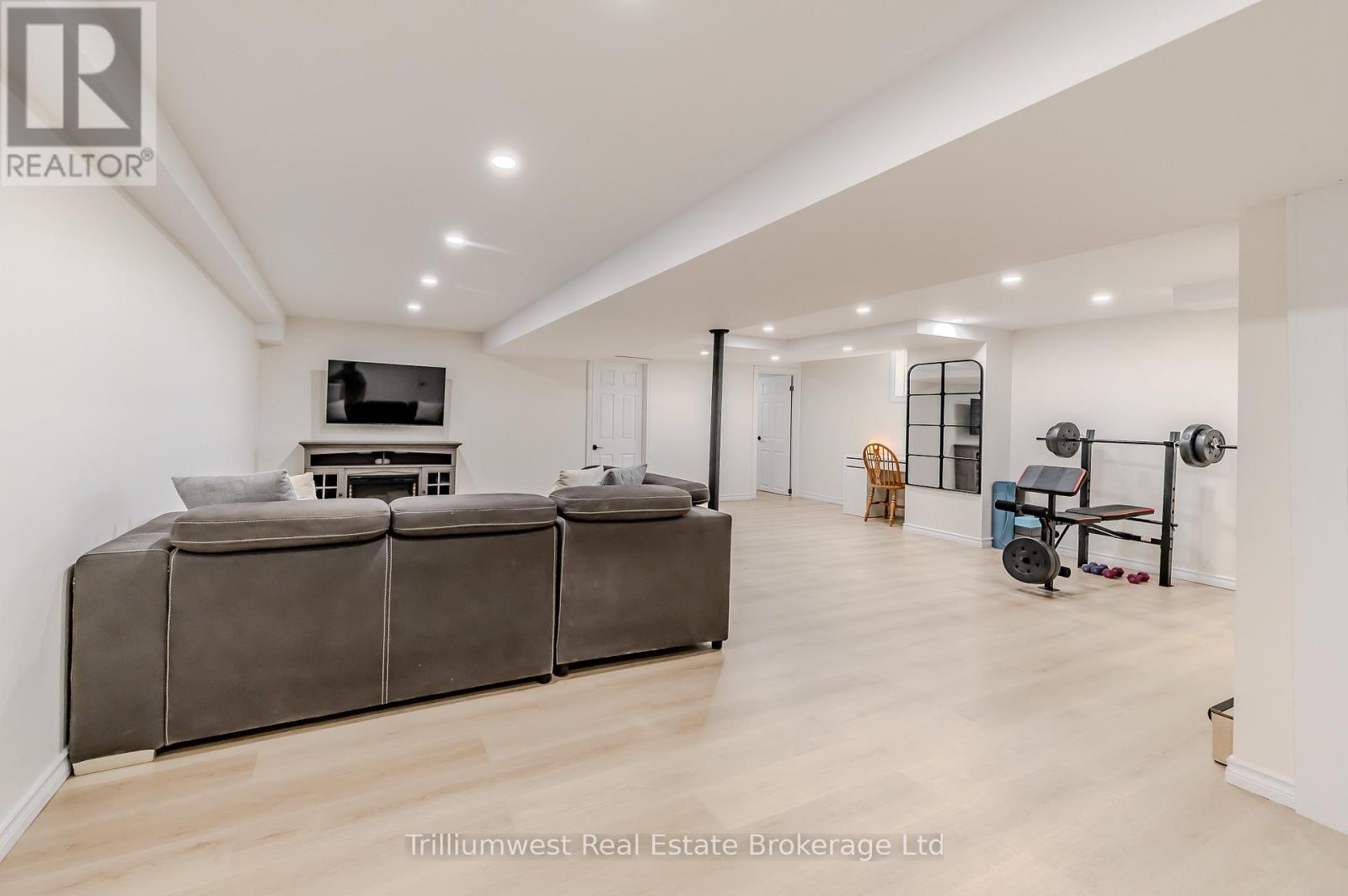 21 Emma Street, Blandford-Blenheim, Ontario  N0J 1V0 - Photo 44 - X12436485
