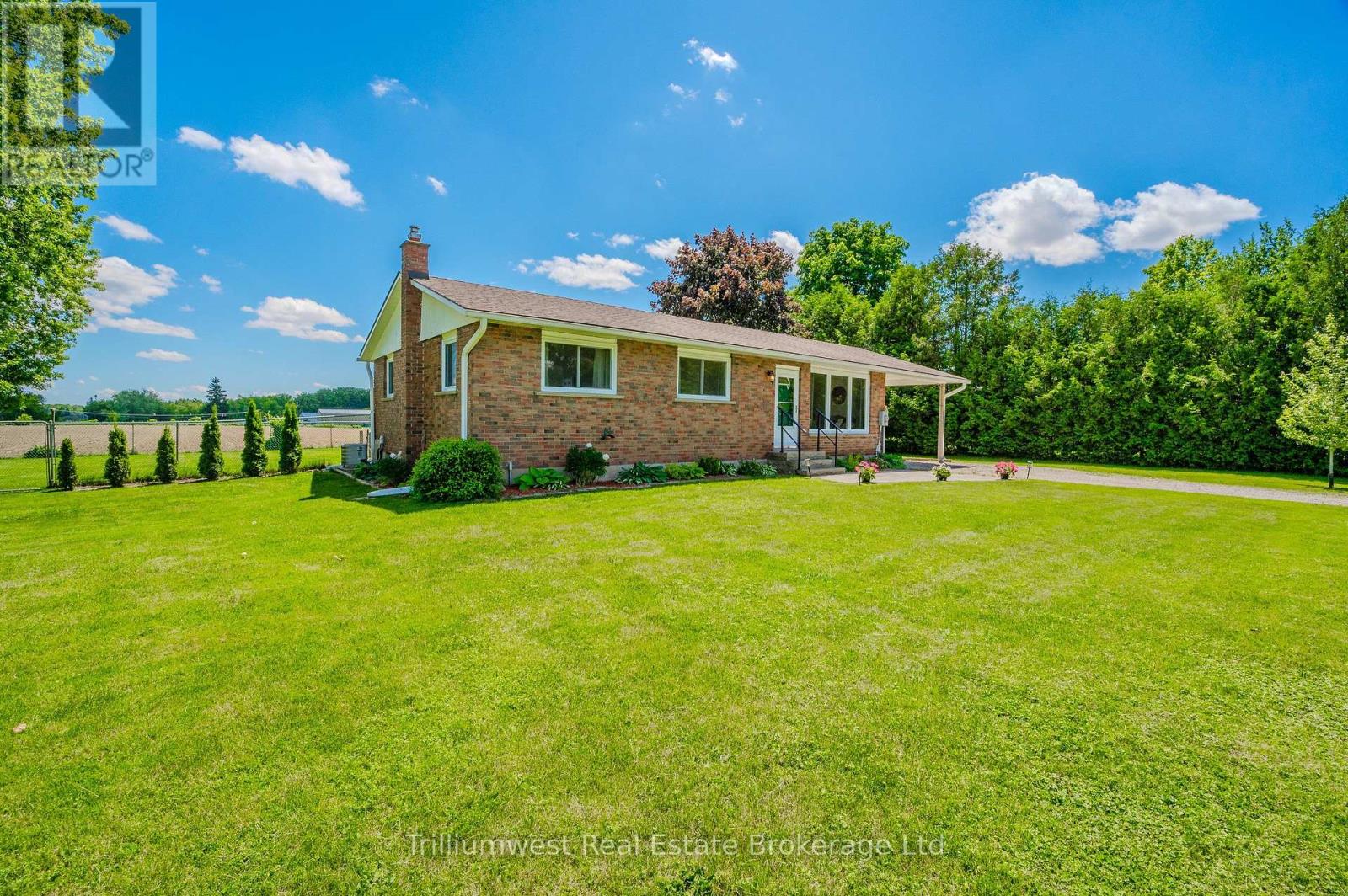 21 Emma Street, Blandford-Blenheim, Ontario  N0J 1V0 - Photo 8 - X12436485