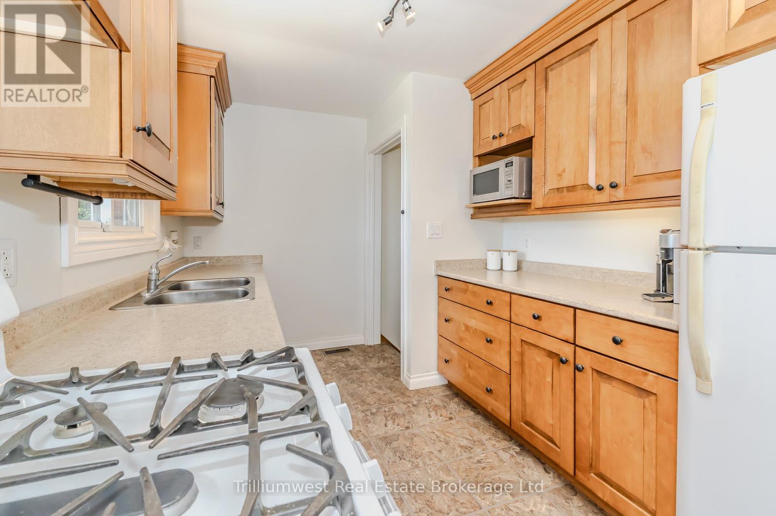 21 Emma Street, Blandford-Blenheim, Ontario  N0J 1V0 - Photo 24 - X12436485