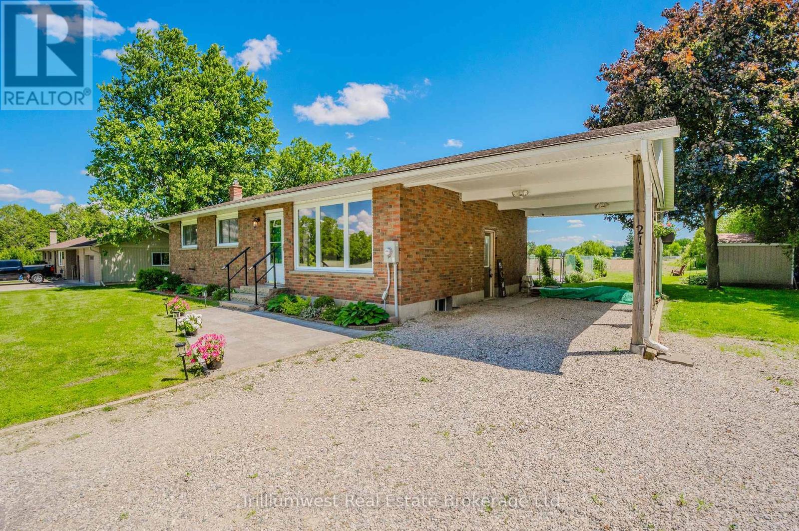 21 Emma Street, Blandford-Blenheim, Ontario  N0J 1V0 - Photo 9 - X12436485