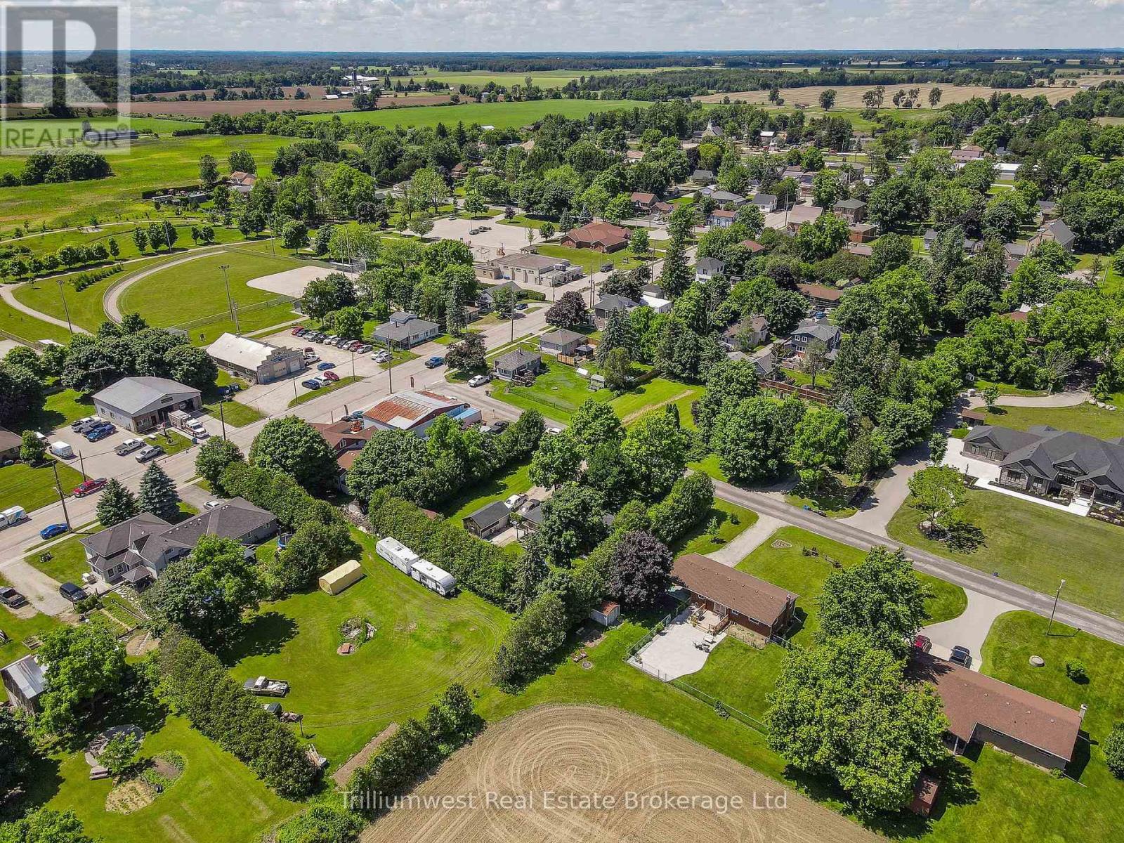21 Emma Street, Blandford-Blenheim, Ontario  N0J 1V0 - Photo 5 - X12436485