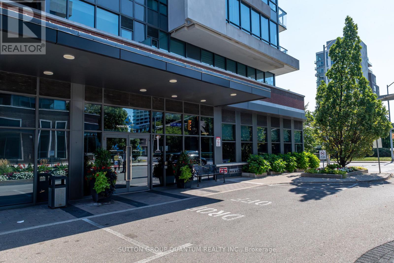 602 - 1 Hurontario Street S, Mississauga, Ontario  L5G 0A3 - Photo 2 - W12436220