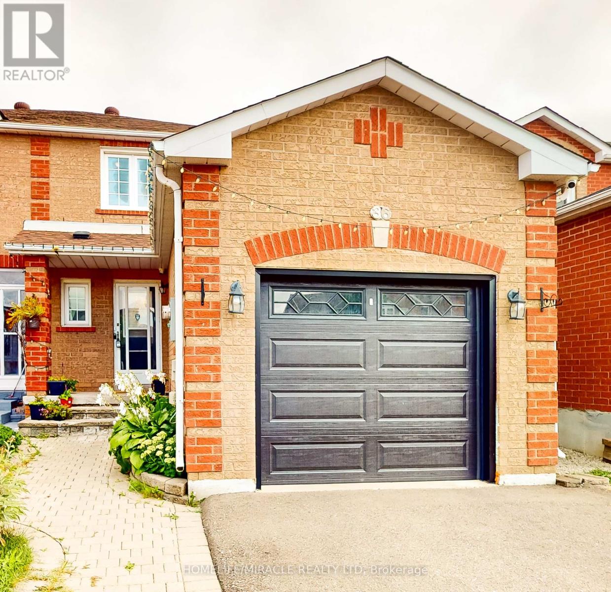36 Mannel Crescent, Brampton, Ontario  L6Y 5E2 - Photo 2 - W12436223