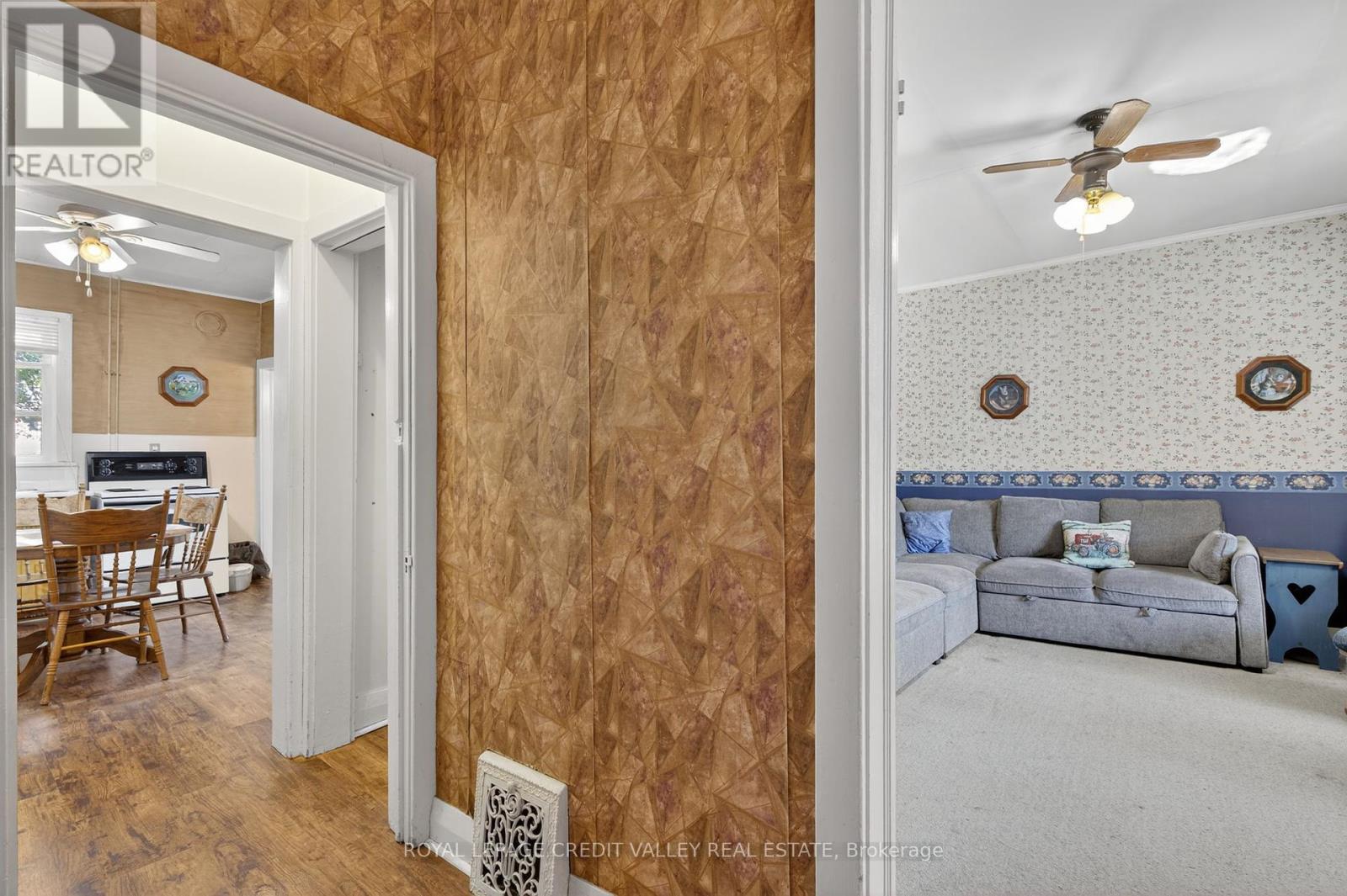 34 Joseph Street, Brampton, Ontario  L6X 1H6 - Photo 12 - W12436248
