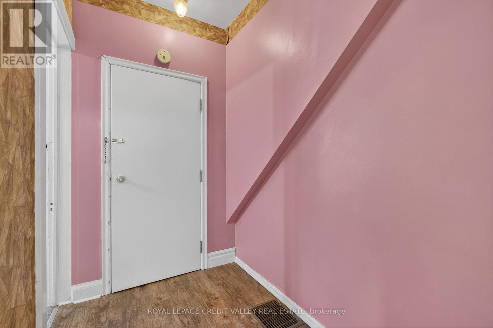 34 Joseph Street, Brampton, Ontario  L6X 1H6 - Photo 13 - W12436248