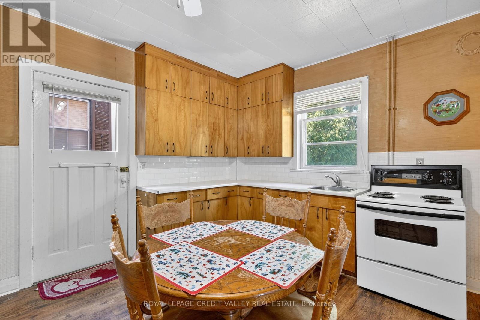 34 Joseph Street, Brampton, Ontario  L6X 1H6 - Photo 14 - W12436248