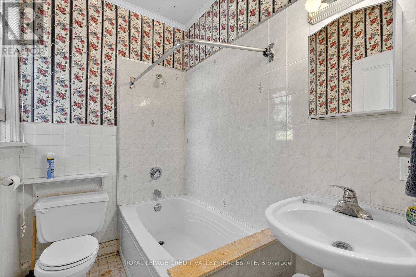 34 Joseph Street, Brampton, Ontario  L6X 1H6 - Photo 21 - W12436248