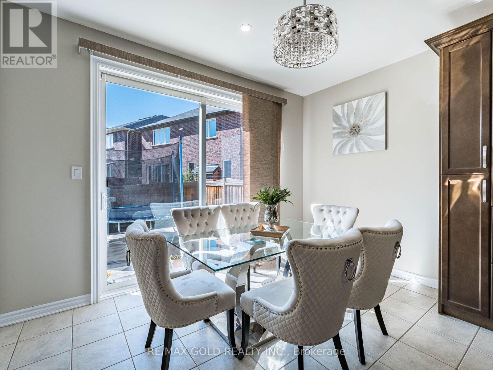 140 Thornbush Boulevard, Brampton, Ontario  L7A 4P6 - Photo 14 - W12436249