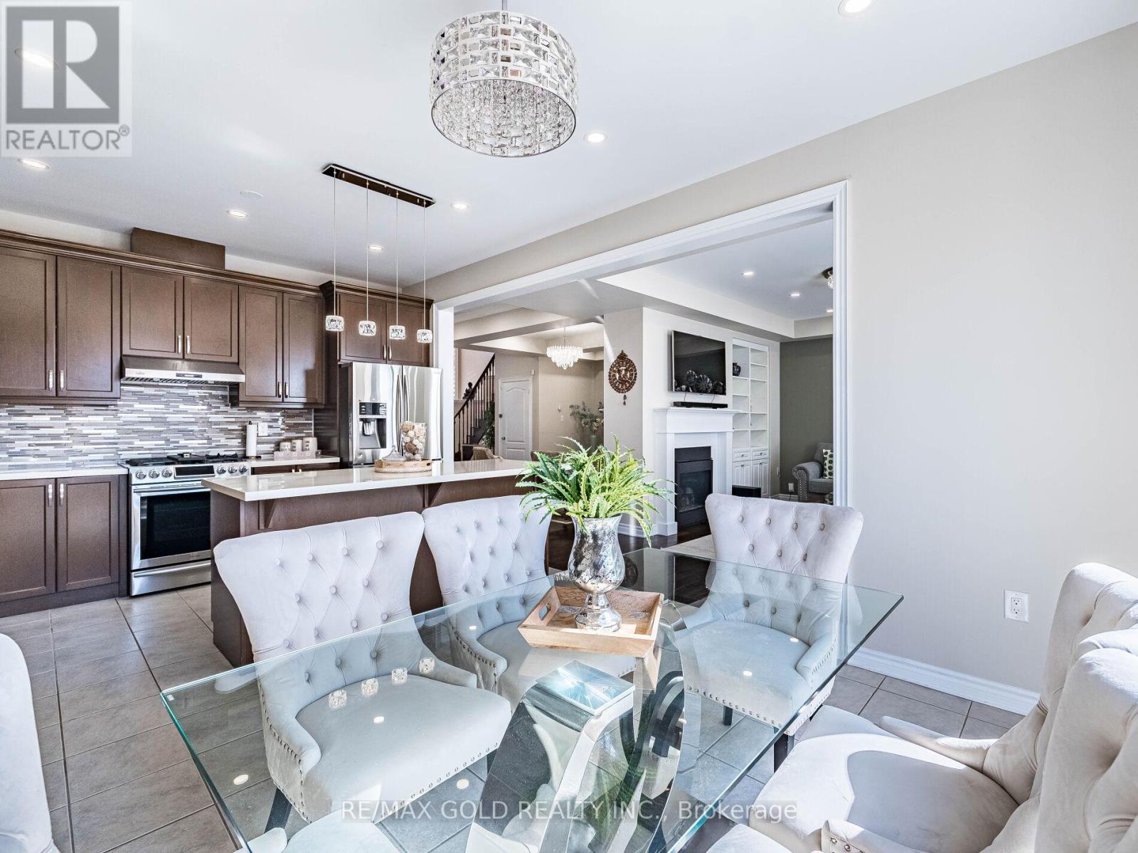 140 Thornbush Boulevard, Brampton, Ontario  L7A 4P6 - Photo 15 - W12436249