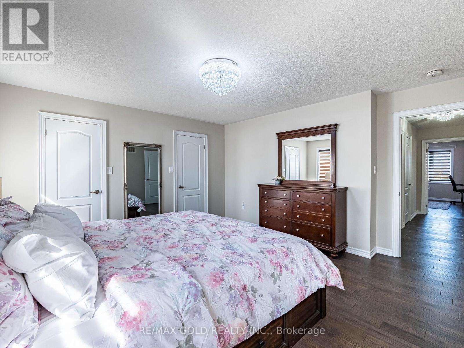 140 Thornbush Boulevard, Brampton, Ontario  L7A 4P6 - Photo 19 - W12436249