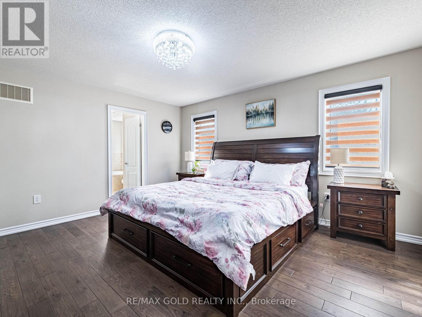 140 Thornbush Boulevard, Brampton, Ontario  L7A 4P6 - Photo 20 - W12436249