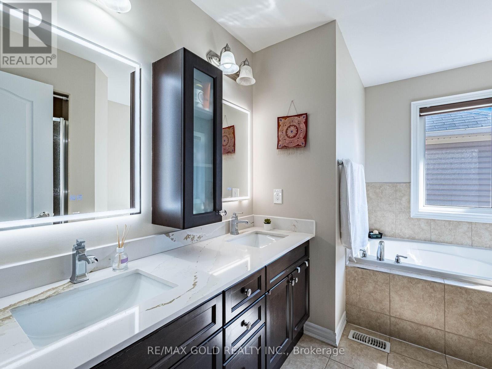 140 Thornbush Boulevard, Brampton, Ontario  L7A 4P6 - Photo 21 - W12436249