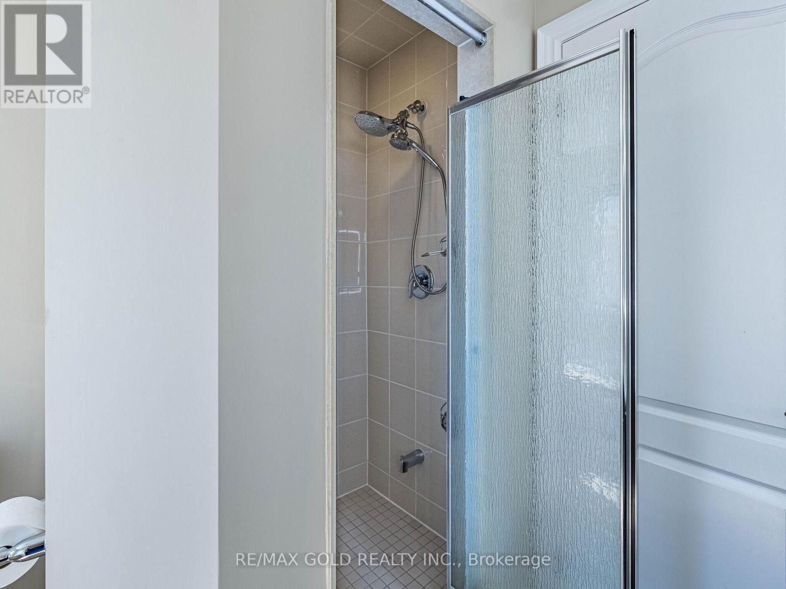 140 Thornbush Boulevard, Brampton, Ontario  L7A 4P6 - Photo 22 - W12436249