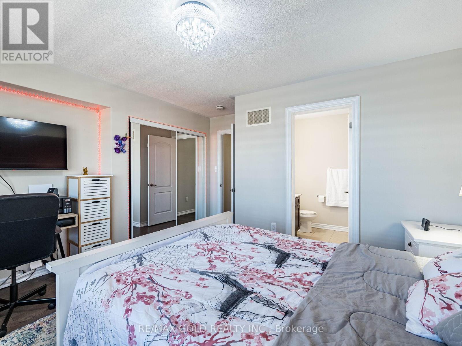 140 Thornbush Boulevard, Brampton, Ontario  L7A 4P6 - Photo 26 - W12436249