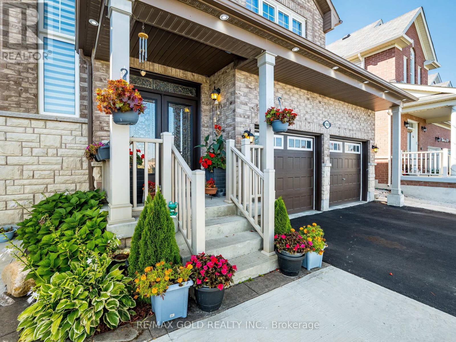 140 Thornbush Boulevard, Brampton, Ontario  L7A 4P6 - Photo 3 - W12436249