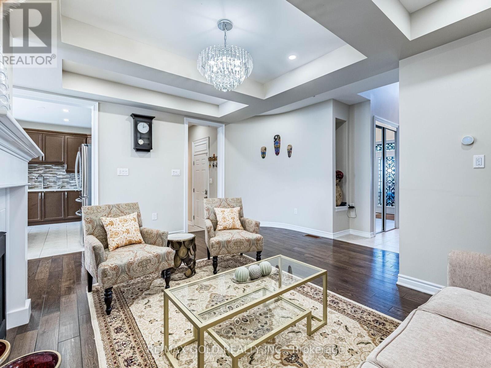 140 Thornbush Boulevard, Brampton, Ontario  L7A 4P6 - Photo 6 - W12436249