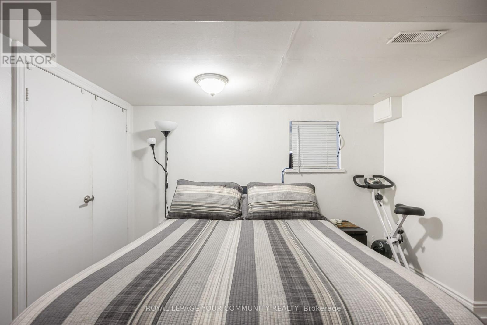 154 Day Avenue, Toronto, Ontario  M6E 3W3 - Photo 13 - W12436256