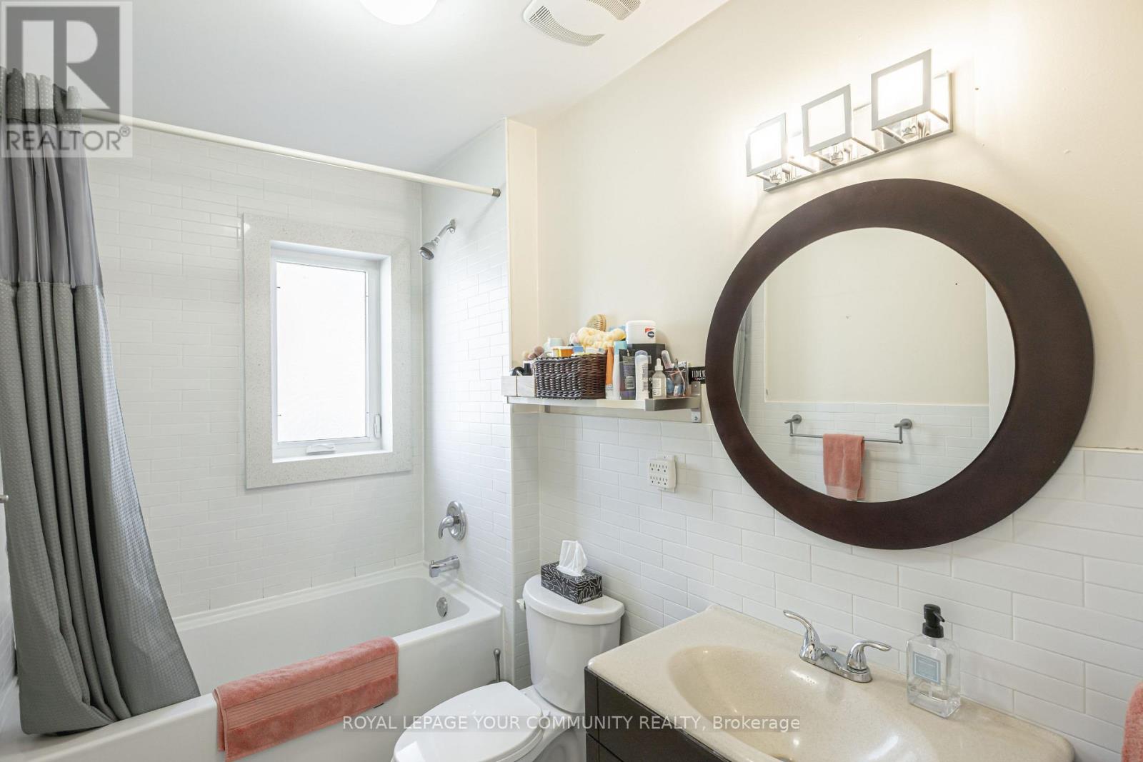 154 Day Avenue, Toronto, Ontario  M6E 3W3 - Photo 16 - W12436256