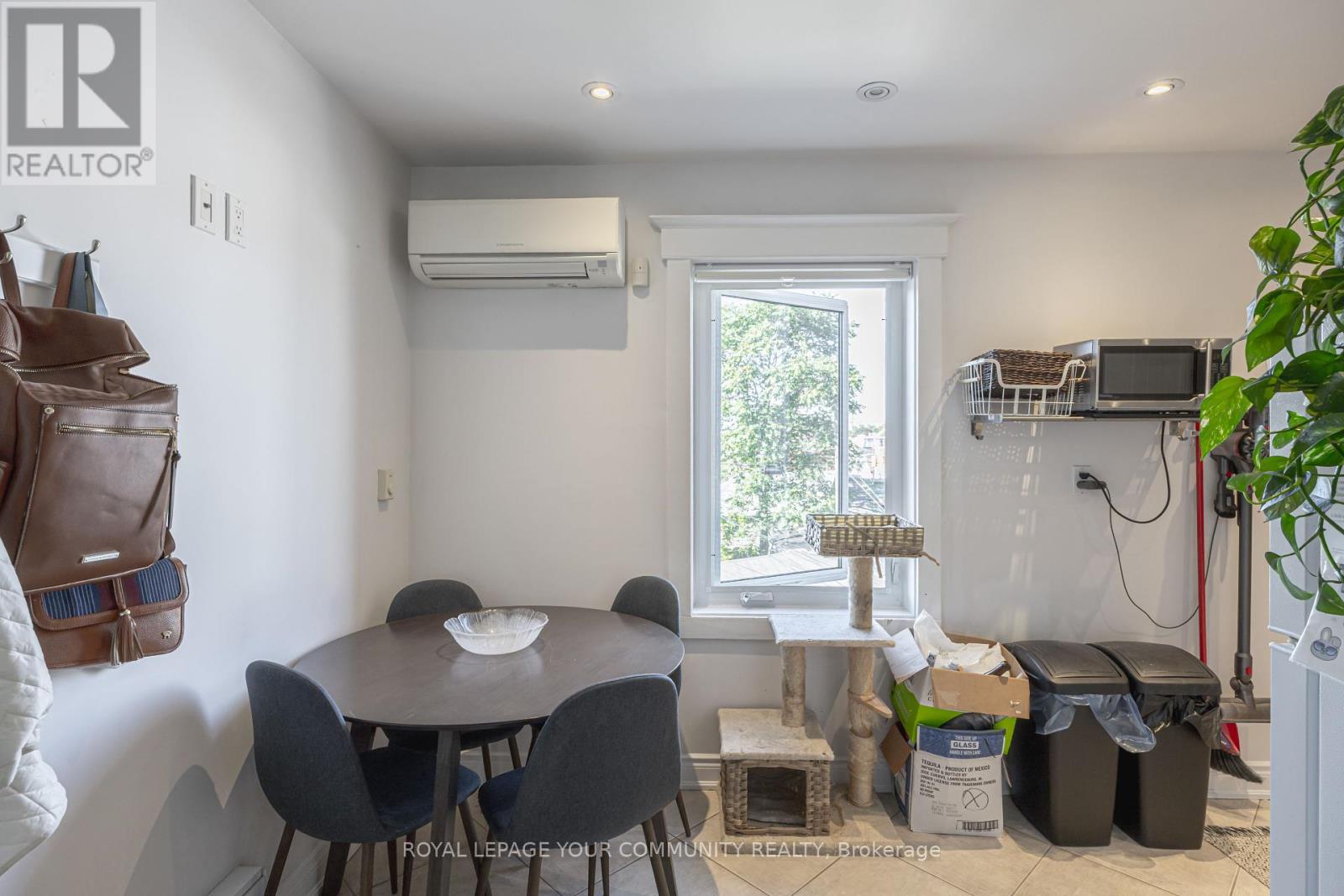 154 Day Avenue, Toronto, Ontario  M6E 3W3 - Photo 17 - W12436256