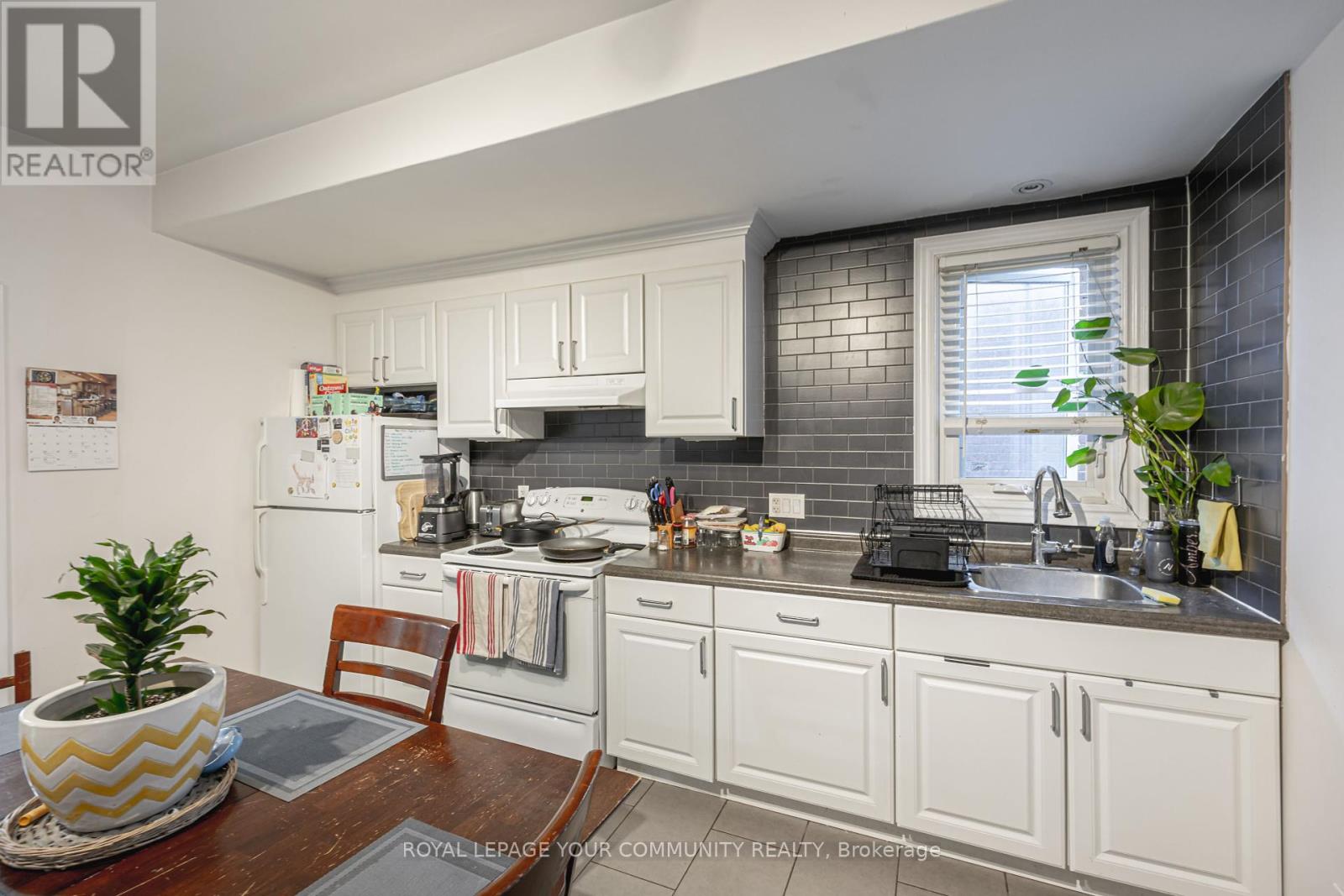 154 Day Avenue, Toronto, Ontario  M6E 3W3 - Photo 31 - W12436256