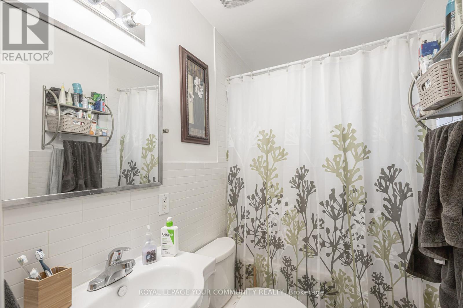154 Day Avenue, Toronto, Ontario  M6E 3W3 - Photo 33 - W12436256